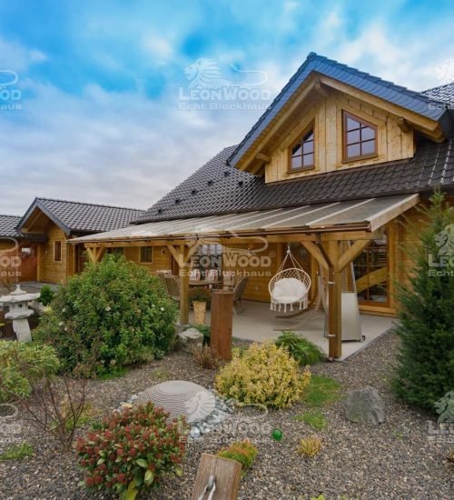 LeonWood-Blockhaus-Alpblick_04_Terrasse