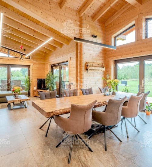 LeonWood-Blockhaus_Montfort_2510_06_viel_Luft_und_Licht_RGB