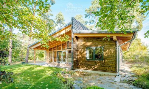 LeonWood-Blockhaus_Nova-Scotia_2412RD_02_puristische_Konstruktion_RGB