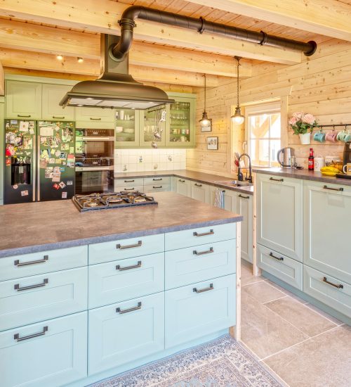LeonWood-Blockhaus_Vienna_Woods_2309R_05_Blockhaus-Kueche_RGB