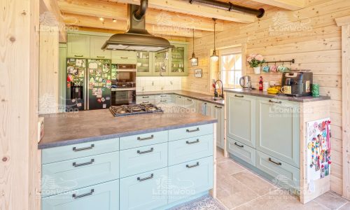 LeonWood-Blockhaus_Vienna_Woods_2309R_05_Blockhaus-Kueche_RGB