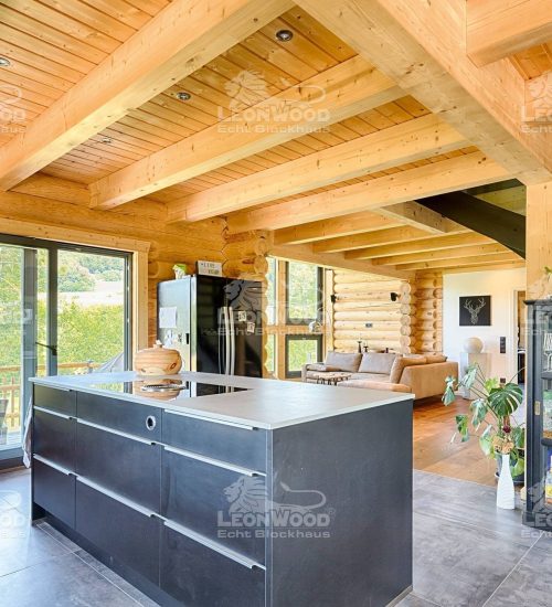 LeonWood_Blockhaus_Kodiak-Country_1808P_06_moderne_geradlinige_Einrichtung_rgb