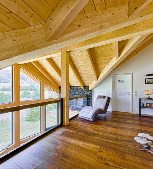 LeonWood_Blockhaus_Kodiak-Country_1808P_07_Glasgiebel_rgb