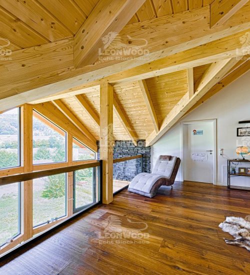 LeonWood_Blockhaus_Kodiak-Country_1808P_07_Glasgiebel_rgb