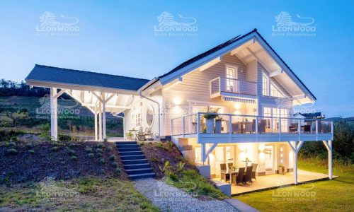 LeonWood_Blockhaus_Vinoverde_I_2310B_12_romantische_Abendstimmung_RGB
