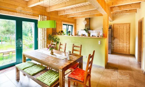 Leonwood_Blockhaus_Alpina-One_1713HH_05_Esszimmer_rgb